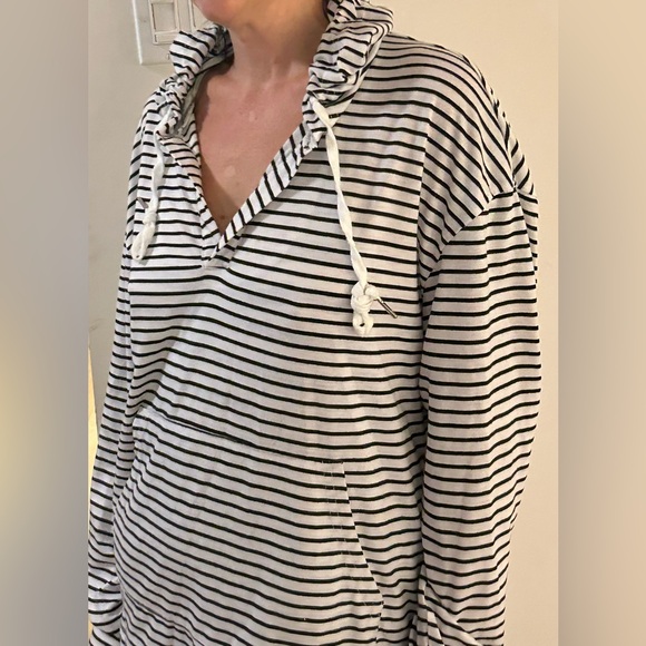 💫SHEIN Women’s Striped Hoodie - Picture 3 of 10